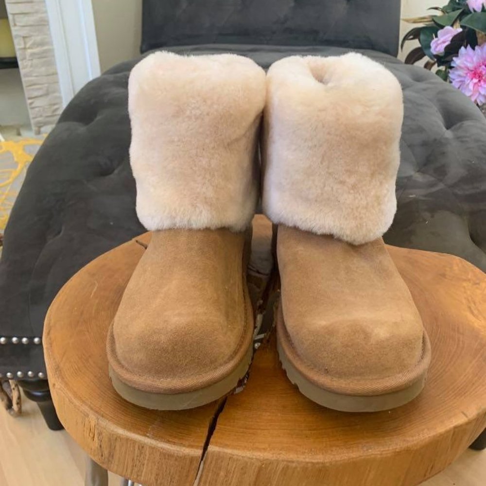Ugg boots and matching bag